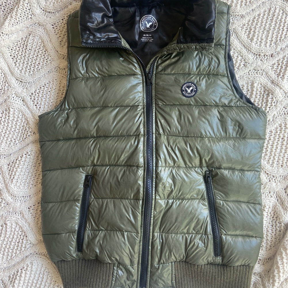 NWOT*American Eagle 🦅 *Army Green color Duck Down Vest sz Medium